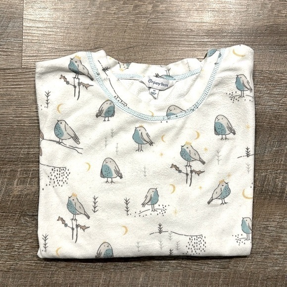 Company Store Other - Company Store White micro fleece long sleeve bird shirt, size medium